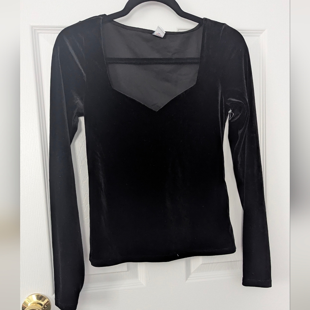 ❤️5 for $25❤️ Old Navy Black Velvet Top – XS Tall